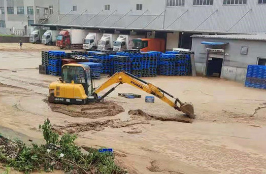 微光匯聚、風雨同舟，我們一起扛！